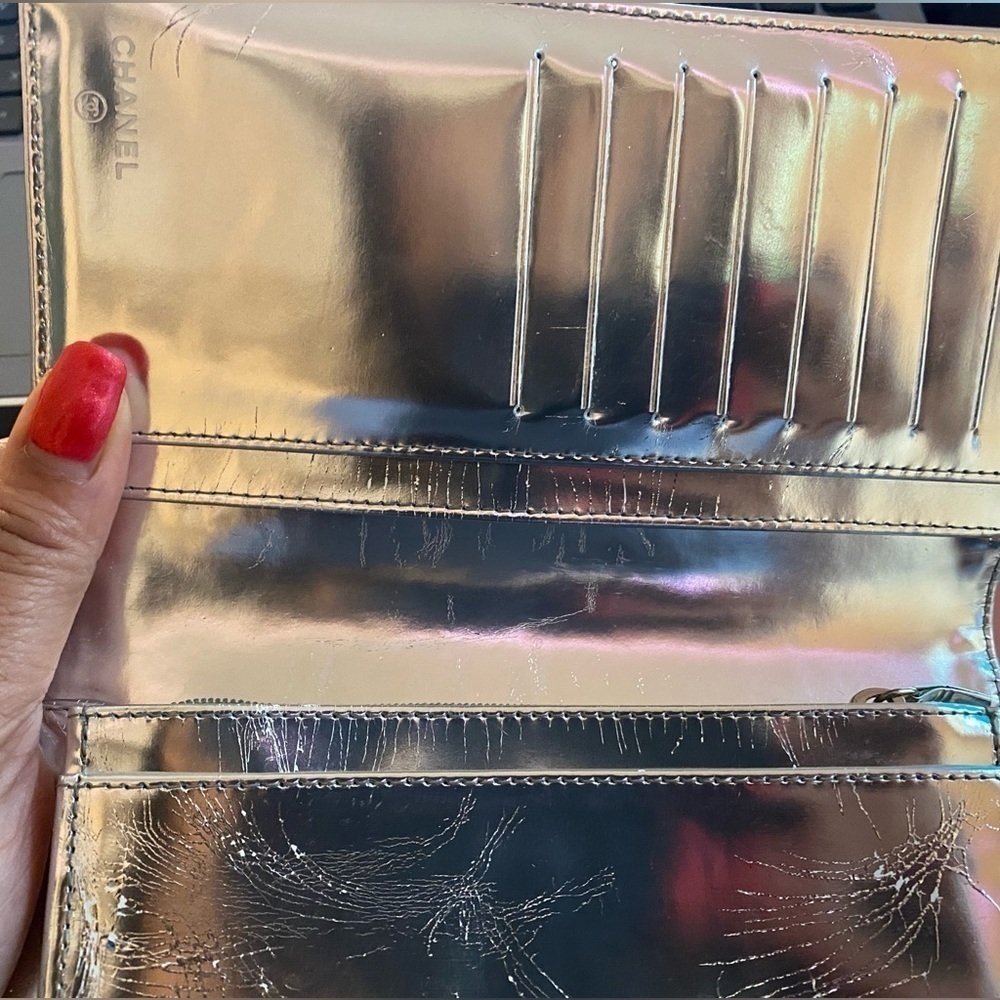 CHANEL Matelasse Chocolate Bar Rare Metallic Zip Around Wallet or Clutch - Picture 11 of 15